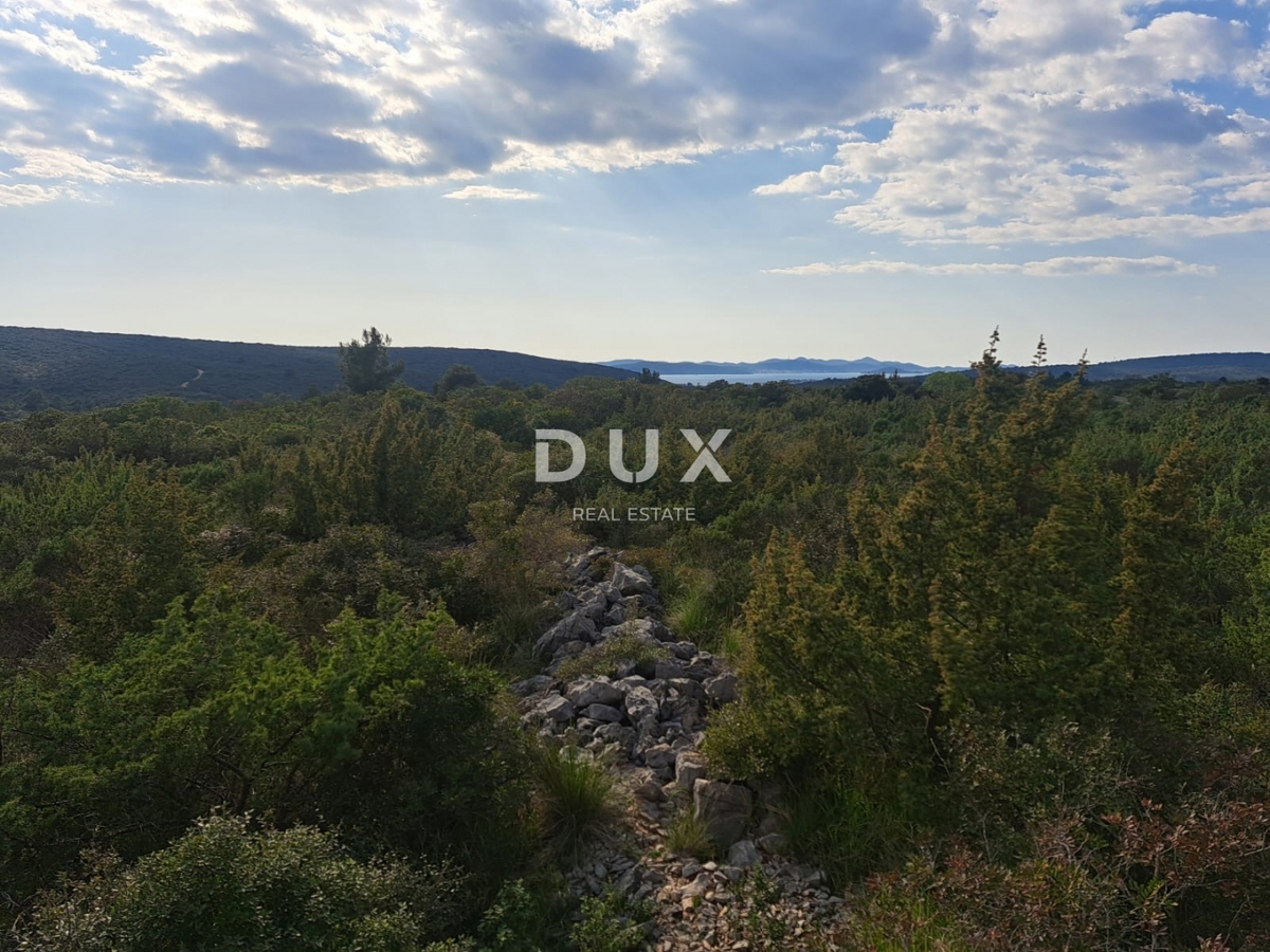 SUKOŠAN, DEBELJAK - Gradbeno zemljišče s pogledom na morje