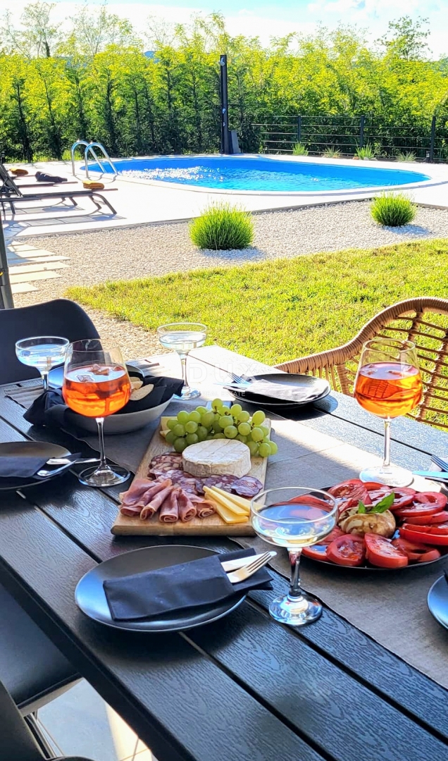 Hiša Ružići, Sveta Nedelja, 102m2