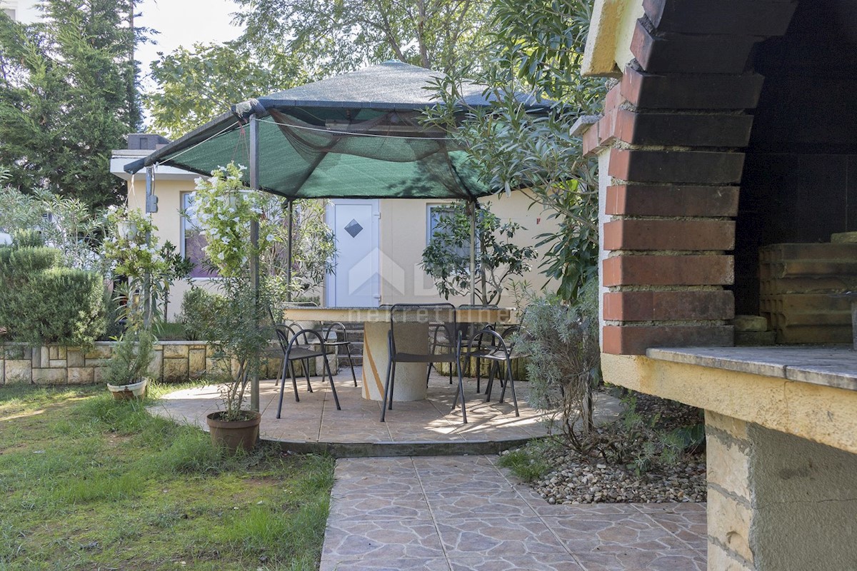 Štinjan, Pula, 735m2