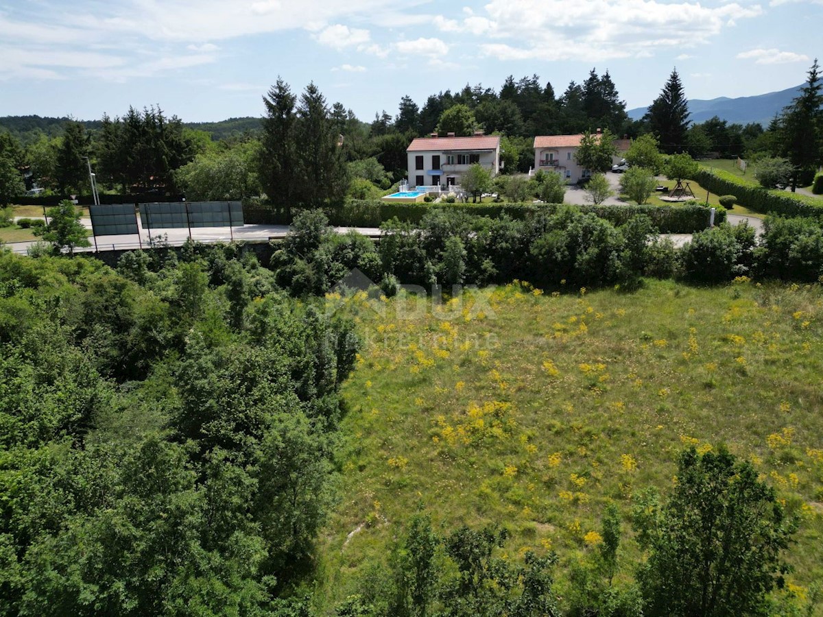 MATULJI, JURDANI, RUPA - gradbeno zemljišče 9000m2 z ZAZID. DOVOLJENJE za halo in poslovno stanovanjski objekt