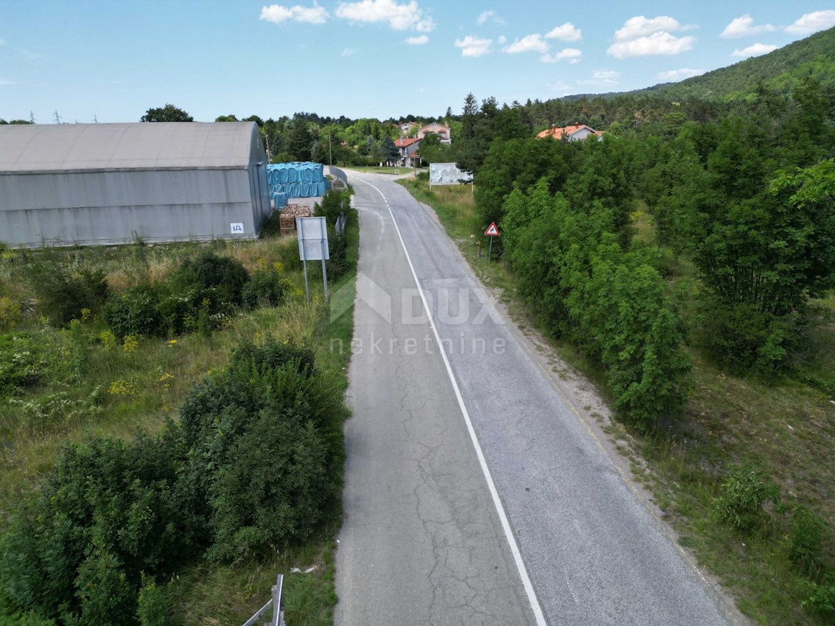 MATULJI, JURDANI, RUPA - gradbeno zemljišče 9000m2 z ZAZID. DOVOLJENJE za halo in poslovno stanovanjski objekt