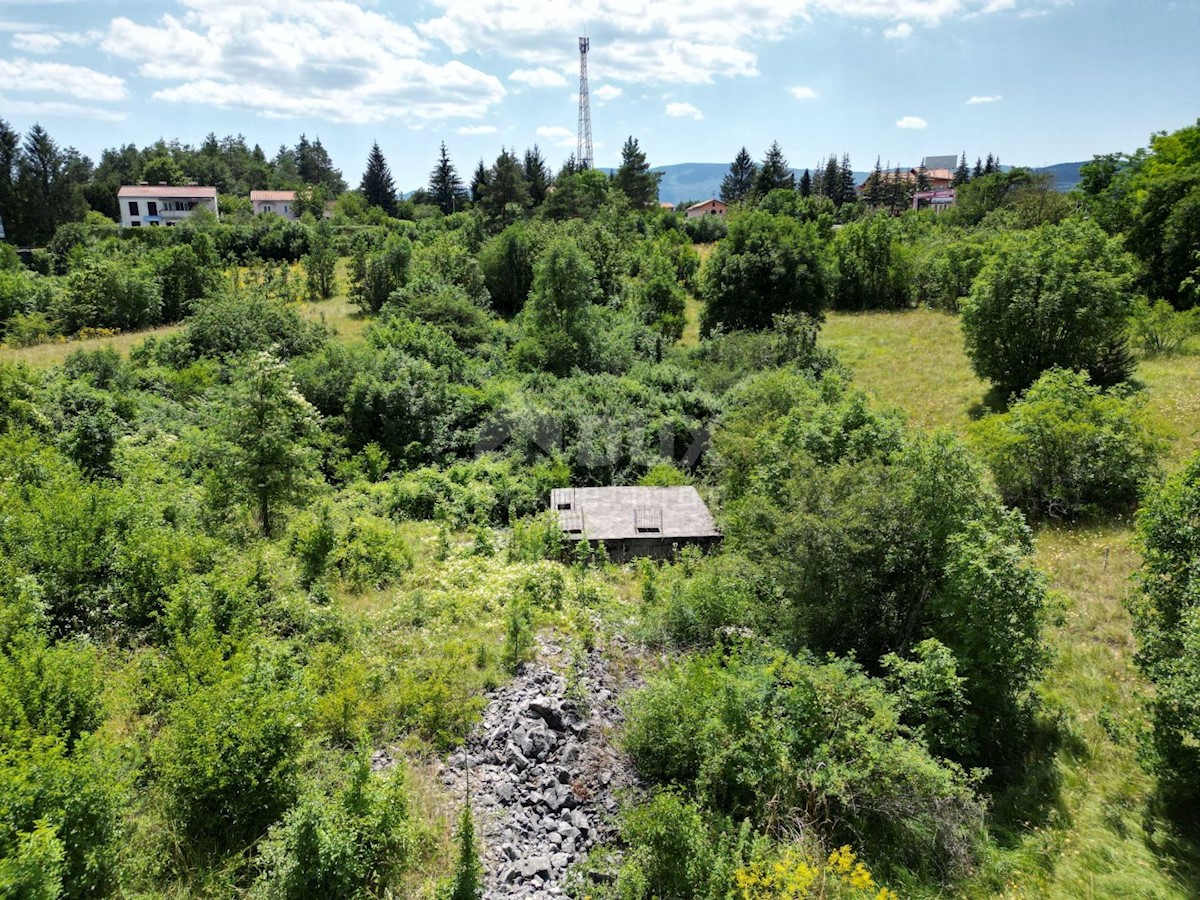 MATULJI, JURDANI, RUPA - gradbeno zemljišče 9000m2 z ZAZID. DOVOLJENJE za halo in poslovno stanovanjski objekt