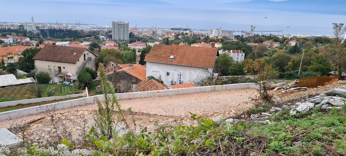 RIJEKA, KOZALA, BRAŠĆINE - gradbeno zemljišče 1800m2 s pogledom na morje za stanovanjsko gradnjo/vilo