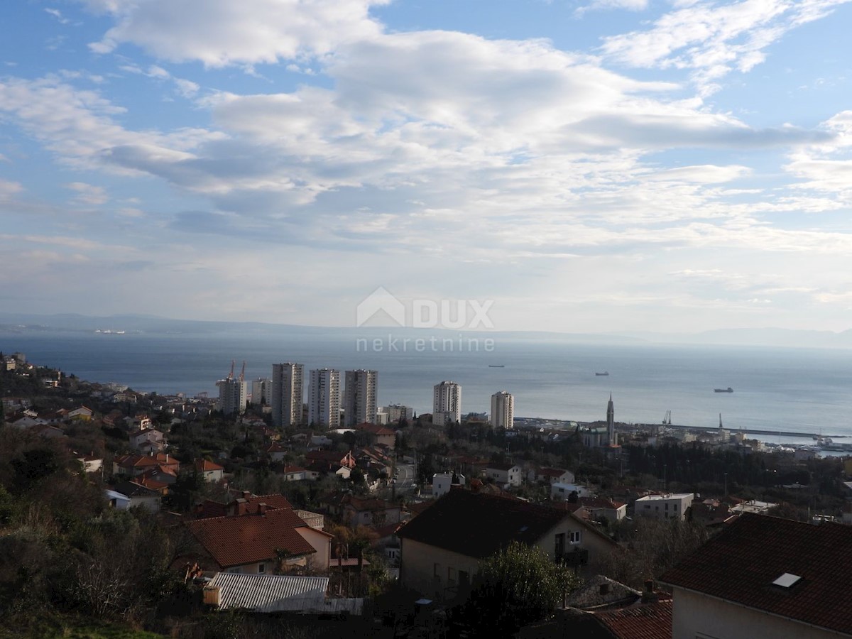 RIJEKA, KOZALA, BRAŠĆINE - gradbeno zemljišče 1800m2 s pogledom na morje za stanovanjsko gradnjo/vilo