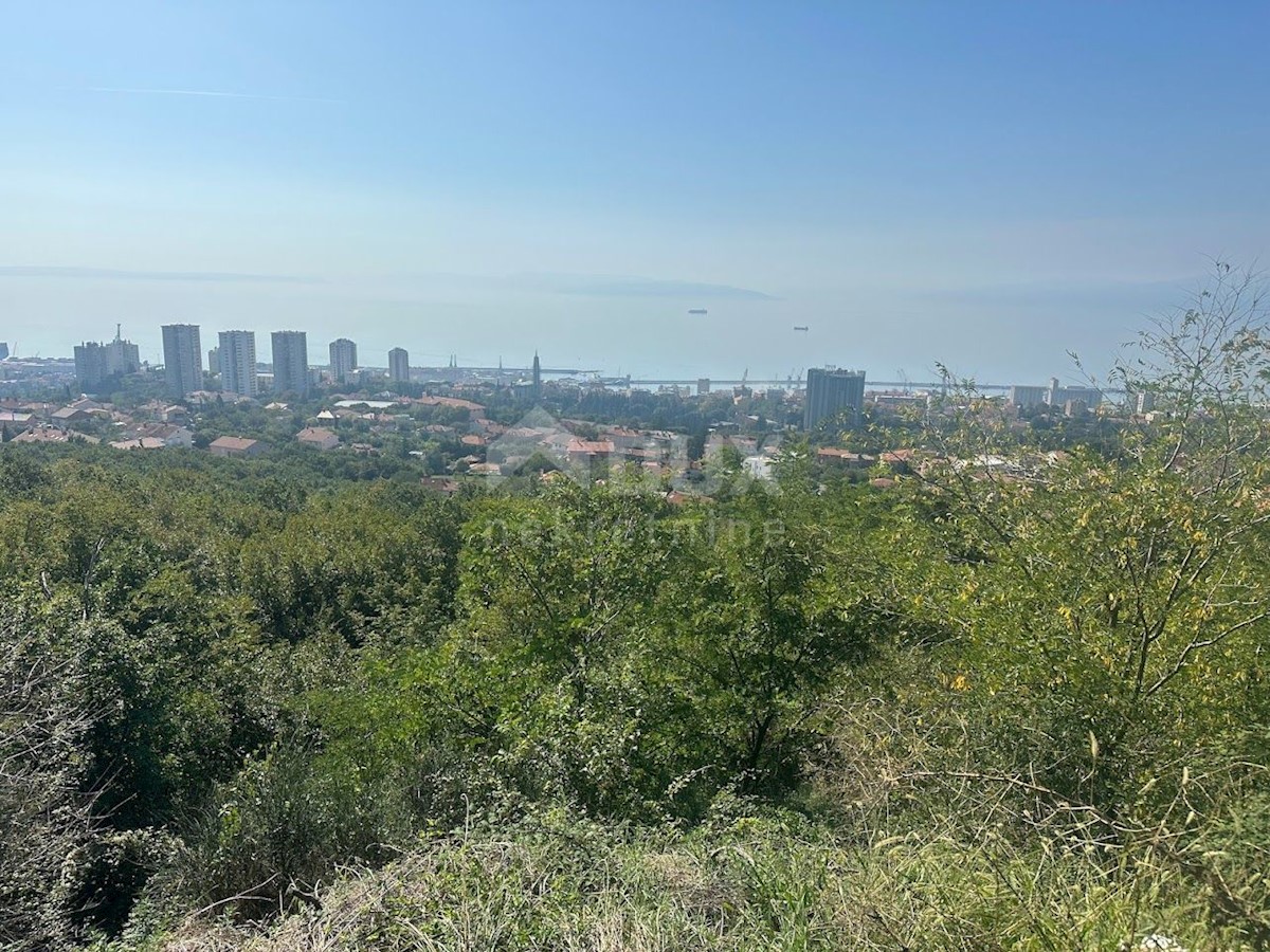 RIJEKA, KOZALA - gradbeno zemljišče 4000m2 s panoramskim pogledom na morje