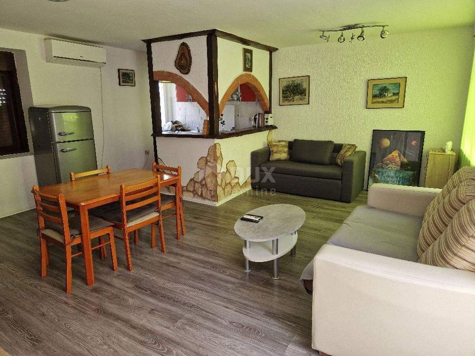 RIJEKA, GROBNIK - SAMOSTOJNA HIŠA V 2 NADSTROPJIH!!!