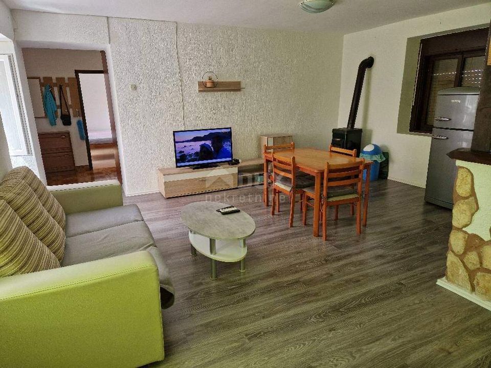 RIJEKA, GROBNIK - SAMOSTOJNA HIŠA V 2 NADSTROPJIH!!!