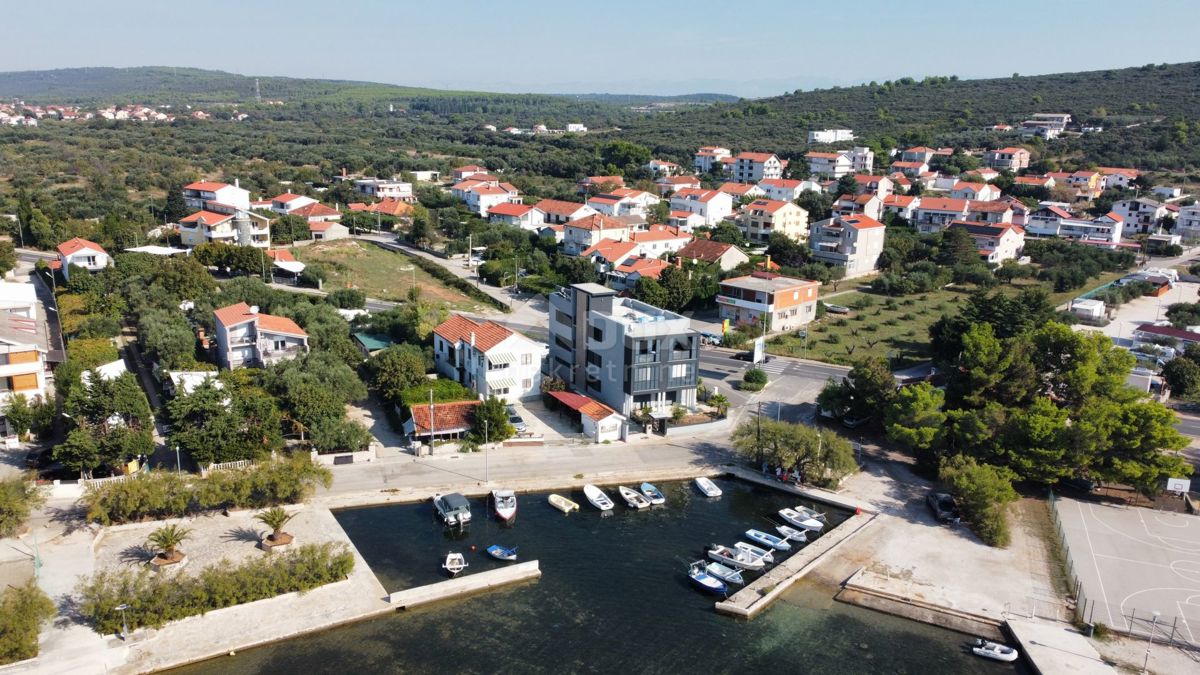 ZADAR, SUKOŠAN, 1s + kopalnica penthouse stanovanje v vrhunski novogradnji s pogledom na morje