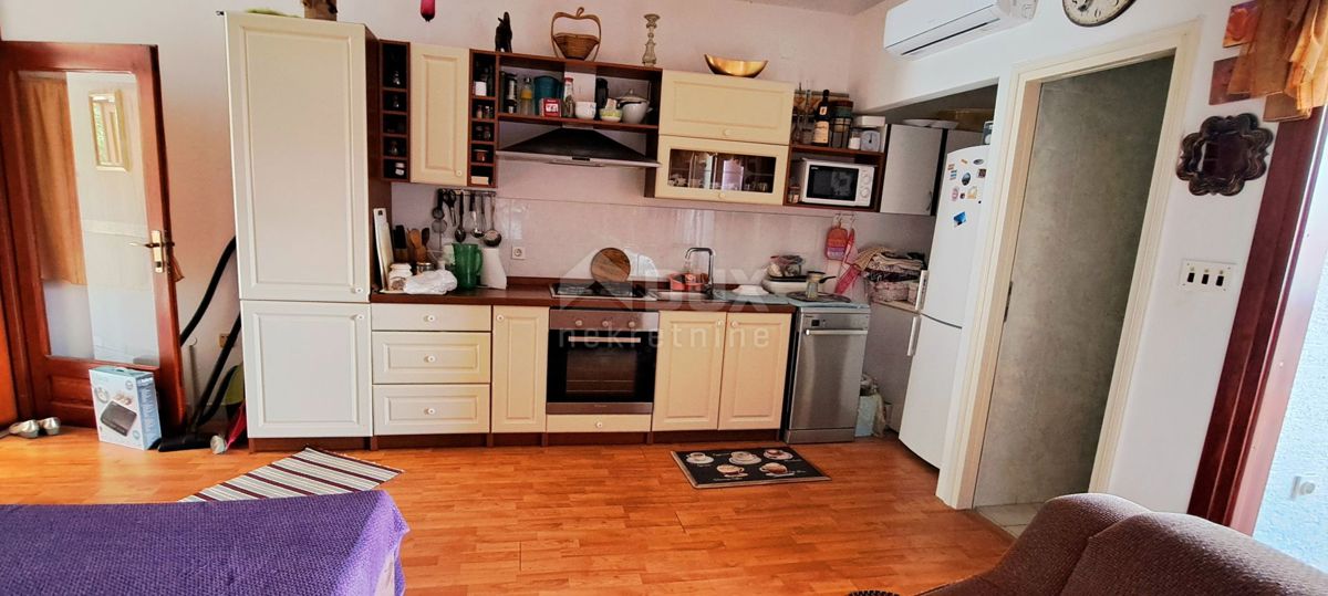 OTOK KRK, MALINSKA - lep enosoben apartma 350 m od morja