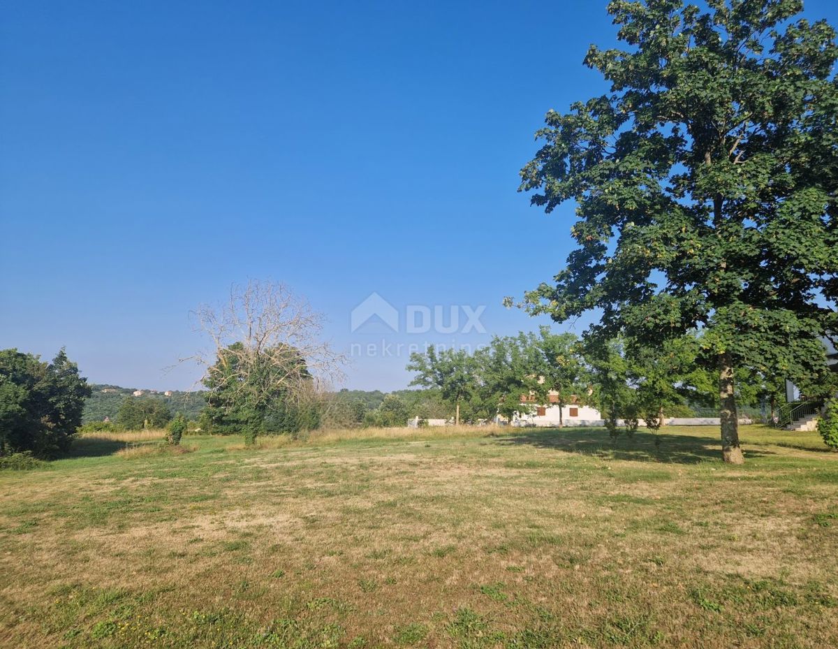 ISTRA, TINJAN - Zazidljivo zemljišče na odlični lokaciji