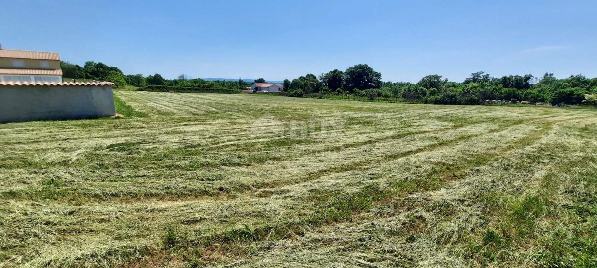 ISTRA, BARBAN - Kompleks gradbenih zemljišč z vloženo zahtevo za gradnjo samostojnih modernih vil