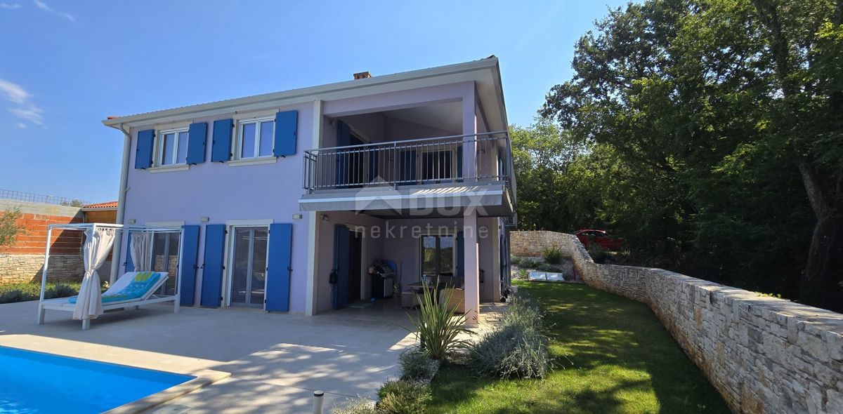 ISTRA, ROVINJ - Novozgrajena vila z bazenom in dodatnim apartmajem, na robu naselja