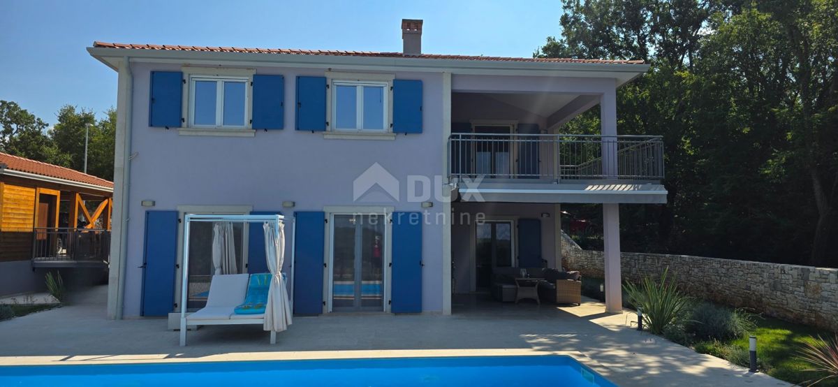 ISTRA, ROVINJ - Novozgrajena vila z bazenom in dodatnim apartmajem, na robu naselja