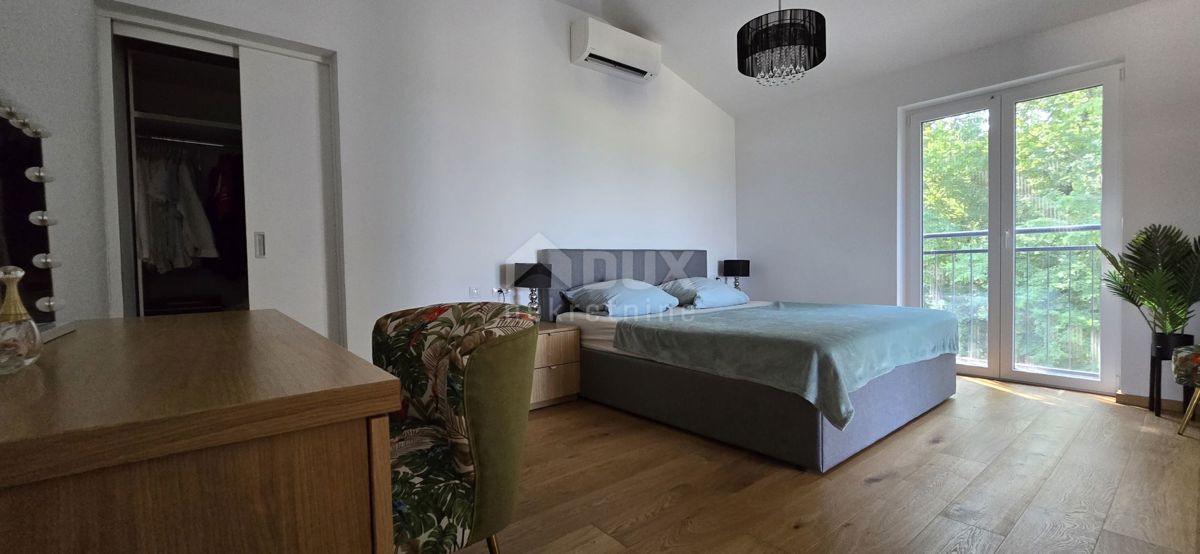 ISTRA, ROVINJ - Novozgrajena vila z bazenom in dodatnim apartmajem, na robu naselja