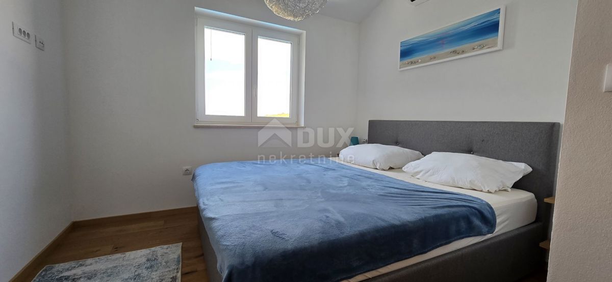 ISTRA, ROVINJ - Novozgrajena vila z bazenom in dodatnim apartmajem, na robu naselja