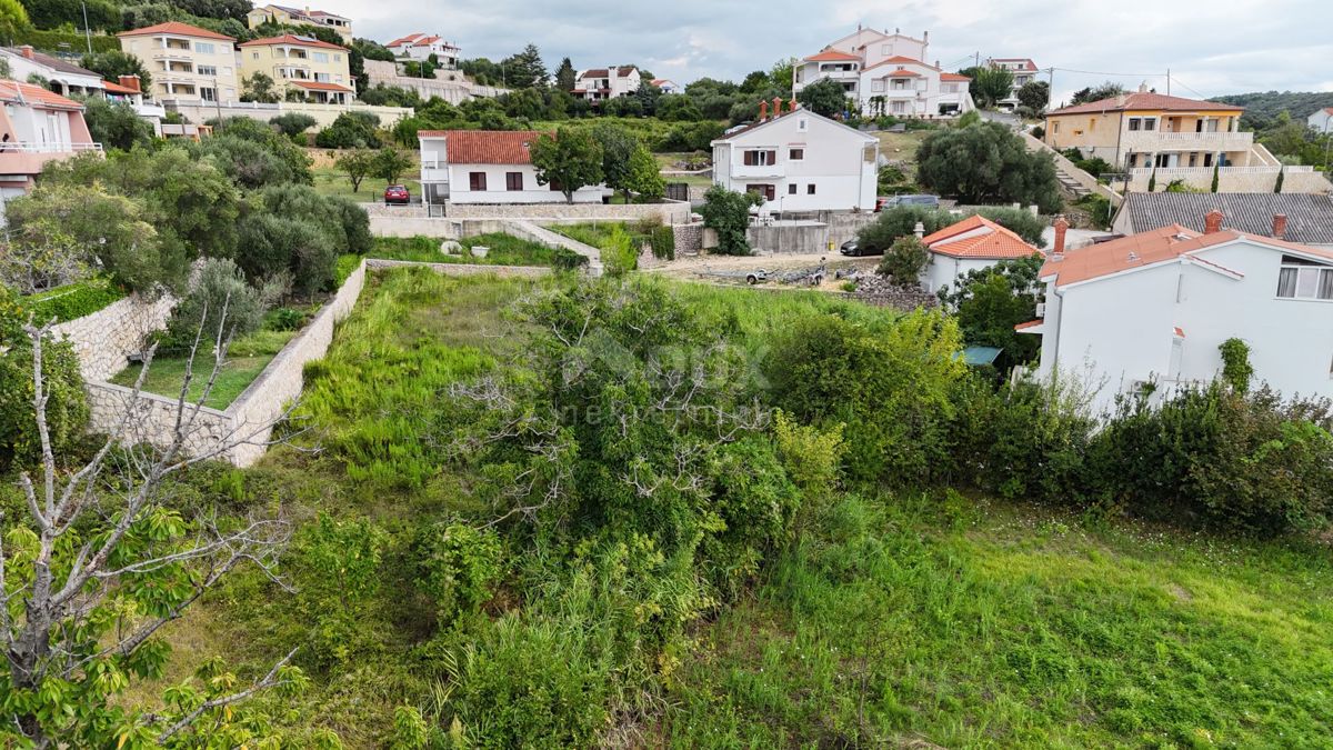 OTOK RAB, KAMPOR - zazidljivo zemljišče 2850 m2 ob morju