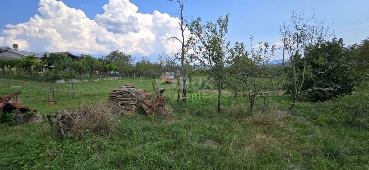 ISTRA, CEROVLJE - Zemljišče z uničeno stavbo