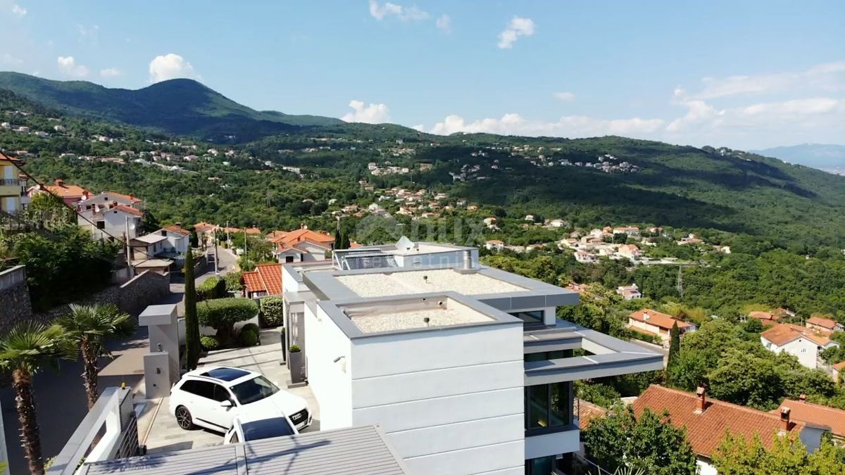 OPATIJA, LOVRAN - luksuzna vila s čudovitim pogledom na morje, bazenom in vrtom površine 500m2