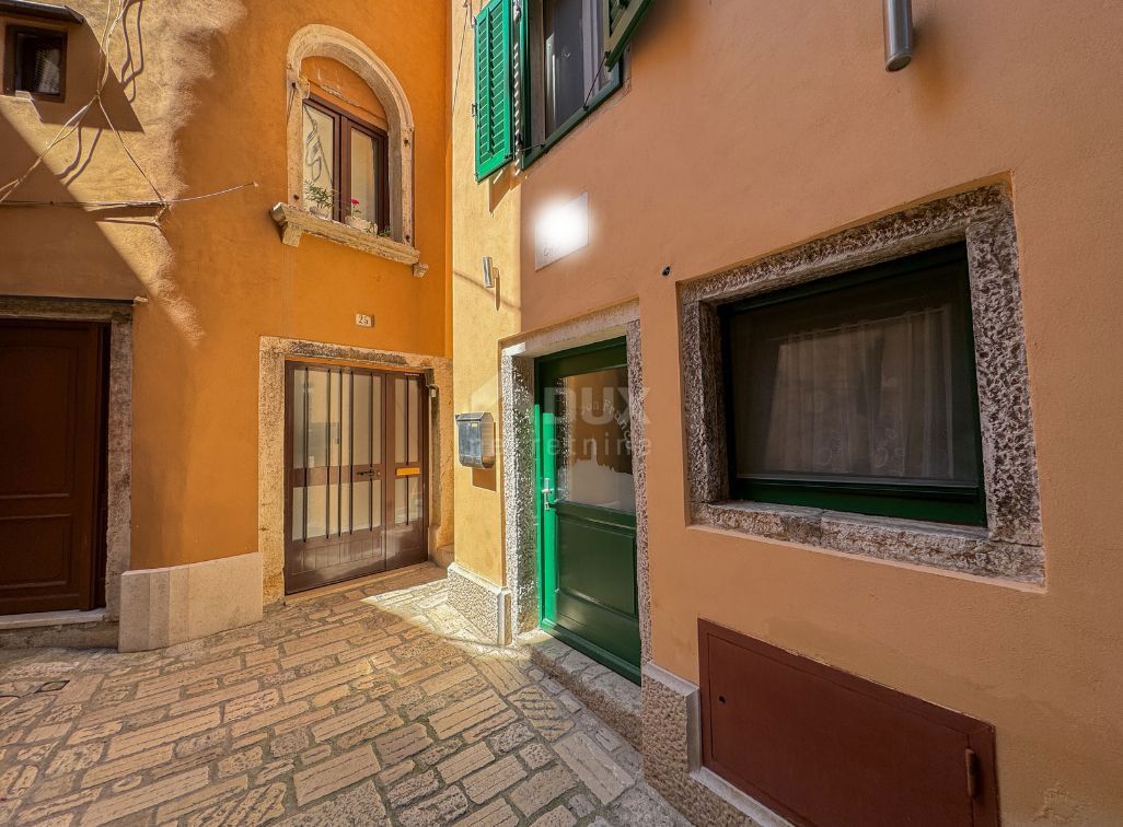 ROVINJ, CENTER - vrhunsko urejena stavba v srcu Rovinja s strešno teraso, razgledom, jacuzzijem