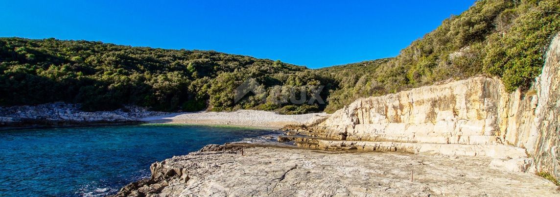 ISTRA, KAVRAN - Atraktivno gradbeno zemljišče idealno za gradnjo vile/kompleksa vil/družinske hiše/počitniške hiše