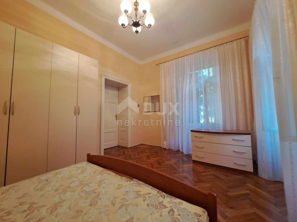 OPATIJA, VOLOSKO - stanovanje 115 m2 s teraso tri korake od morja