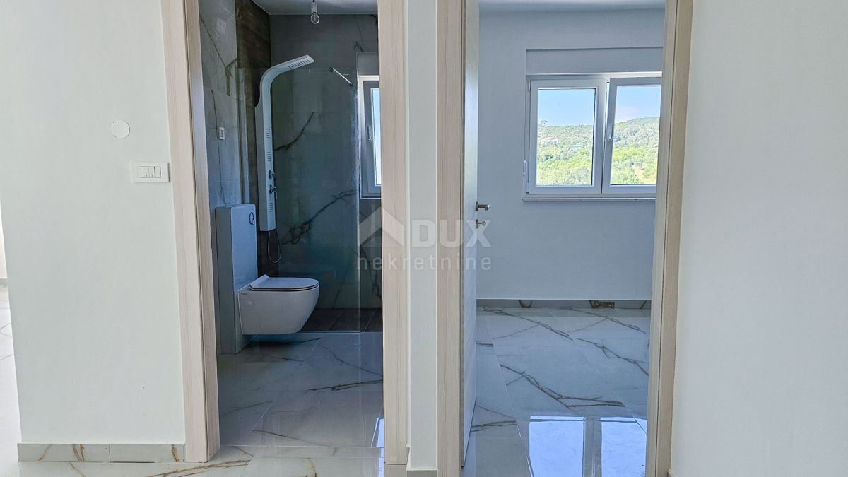 OTOK RAB, PALIT - Dvoetažni apartma s strešno teraso