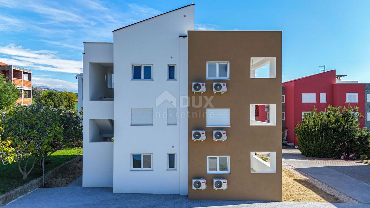 OTOK RAB, PALIT - Dvoetažni apartma s strešno teraso