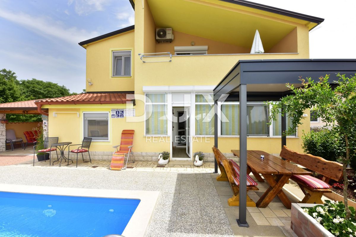 ISTRA, POREČ - Apartmajska hiša z bazenom