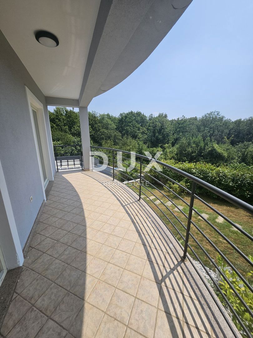 Costabella, Rijeka, 300m2