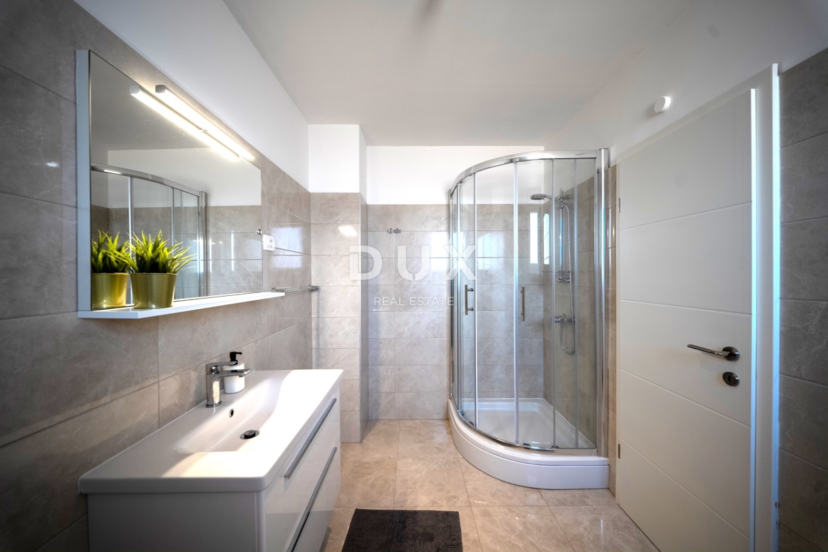 ISTRA, OKOLICA FAŽANA - Diskretna vila z maksimalno zasebnostjo na TOP lokaciji v bližini Fažane in Pulja