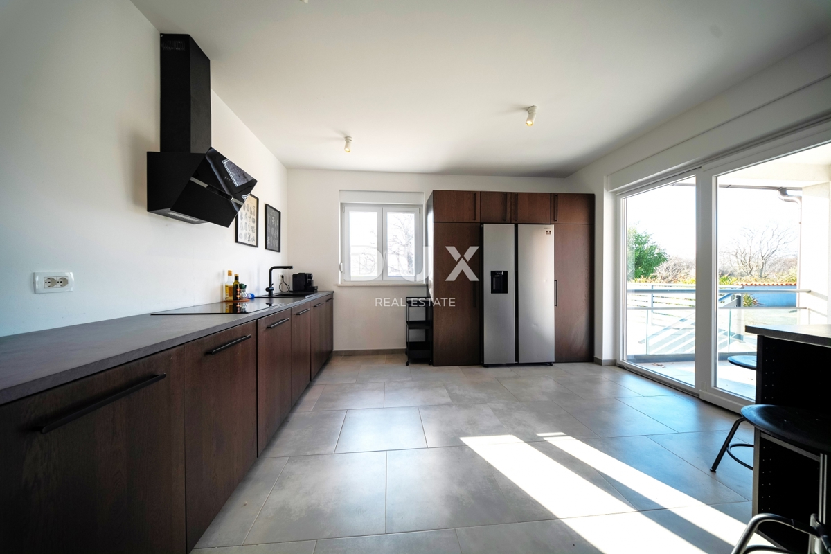 ISTRA, OKOLICA FAŽANA - Diskretna vila z maksimalno zasebnostjo na TOP lokaciji v bližini Fažane in Pulja