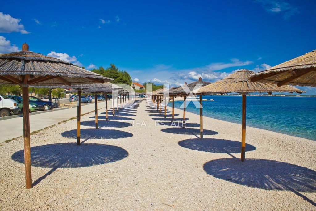 ZADAR, VIR - Apartma v mediteranskem stilu, pogled na morje, 80 m od čudovite plaže Jadro!