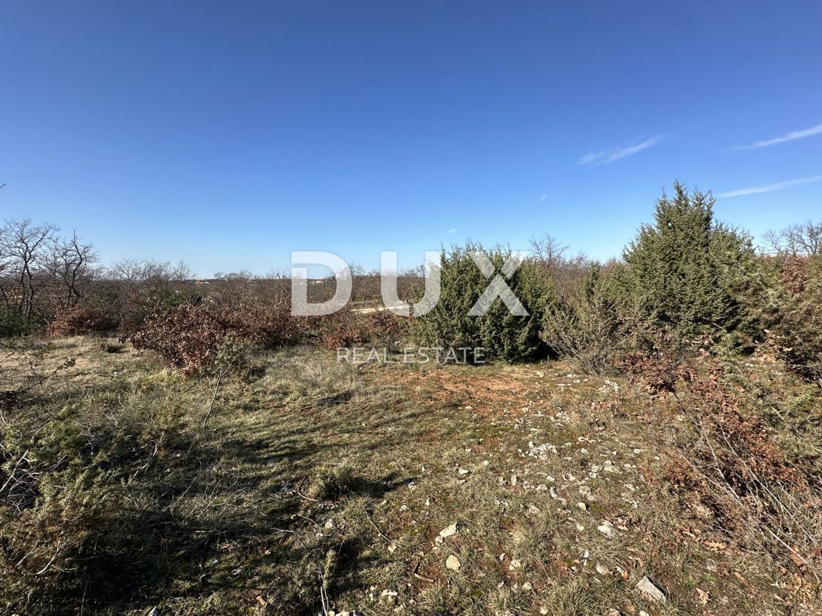 ZADAR, MURVICA - Zazidljivo zemljišče 750m² - Pravilne oblike! -Dostopna cesta