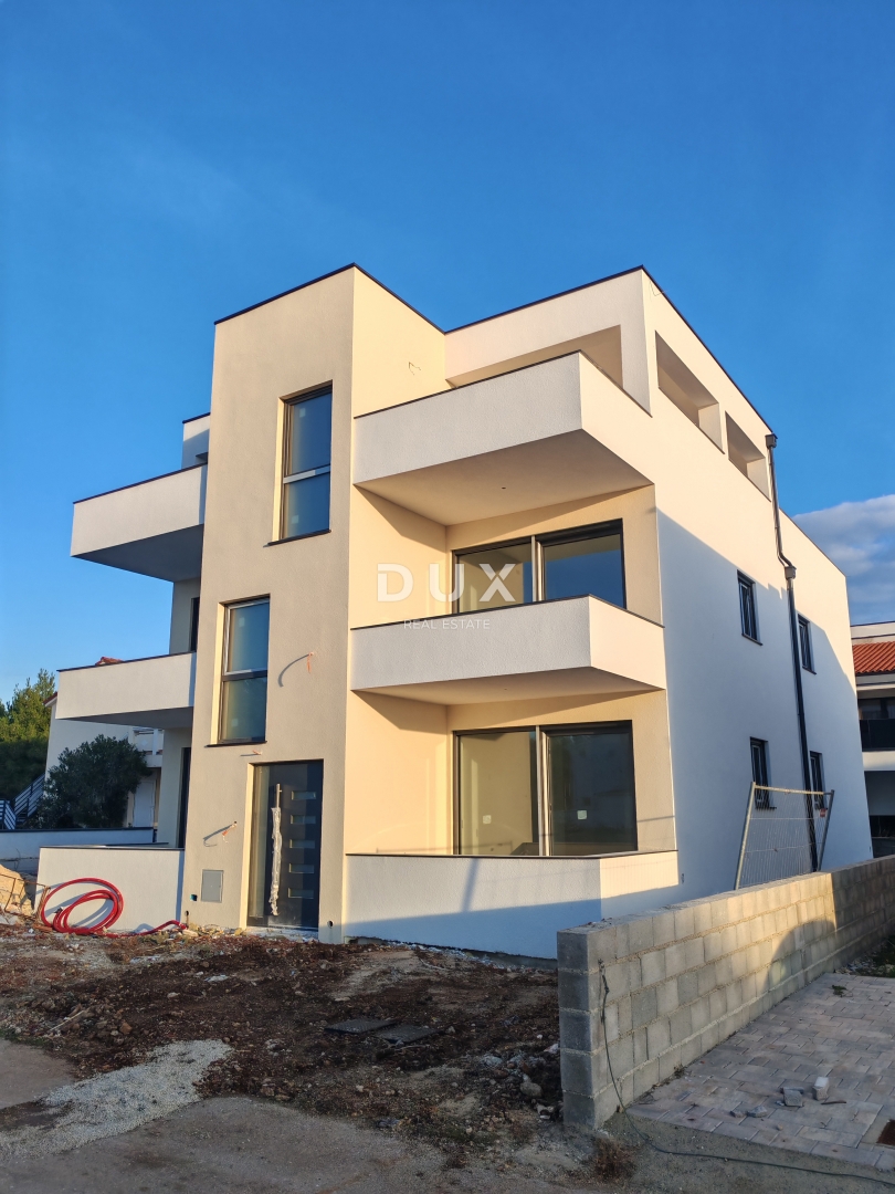 ZADAR, VIR - Vrhunsko stanovanje s strešno teraso in čudovitim pogledom na morje! Novogradnja! S4