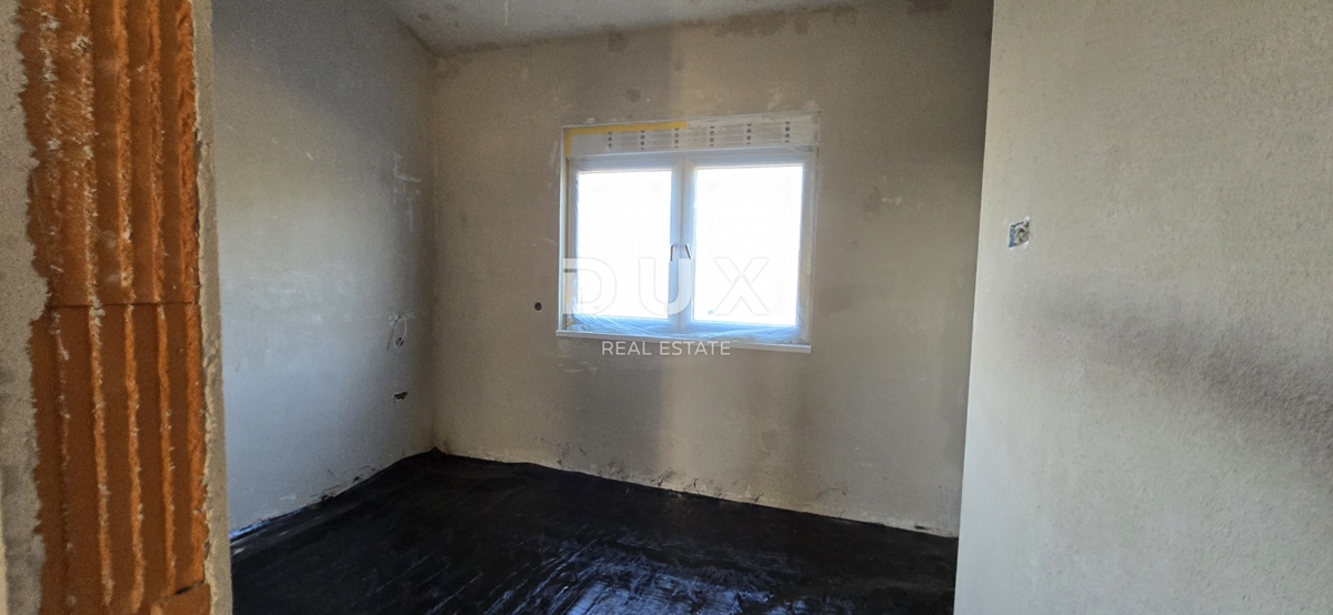 ISTRA, KAŠTELIR - Tri enonadstropne hiše z bazenom, novogradnja