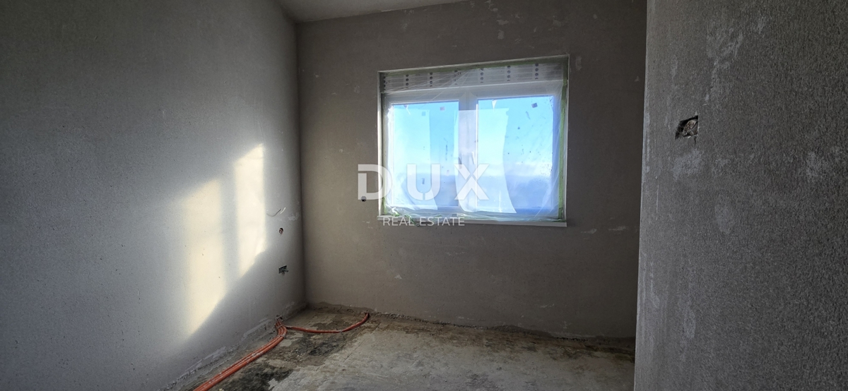 ISTRA, KAŠTELIR - Tri enonadstropne hiše z bazenom, novogradnja