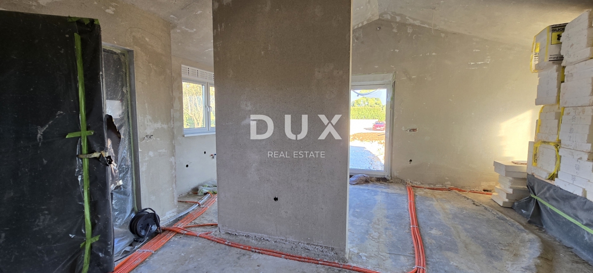 ISTRA, KAŠTELIR - Tri enonadstropne hiše z bazenom, novogradnja