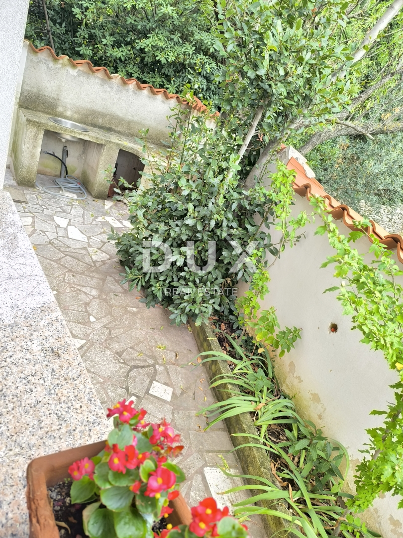 ISTRA, PREMANTURA - Duplex stanovanje 64 m2, 2 spalnici, 2 kopalnici, vrt in parkirišče - BLIZU PLAŽE!!