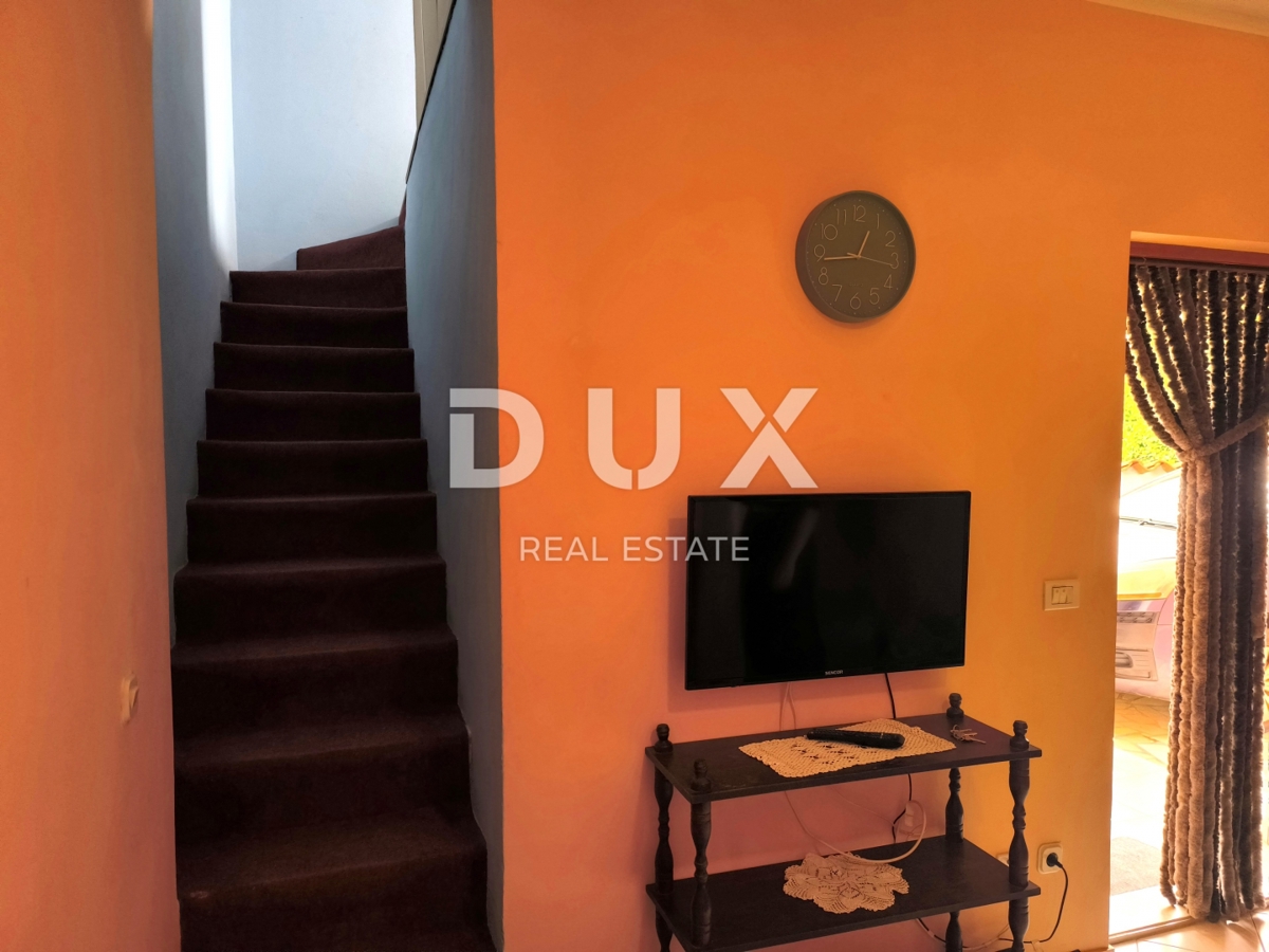 ISTRA, PREMANTURA - Duplex stanovanje 64 m2, 2 spalnici, 2 kopalnici, vrt in parkirišče - BLIZU PLAŽE!!