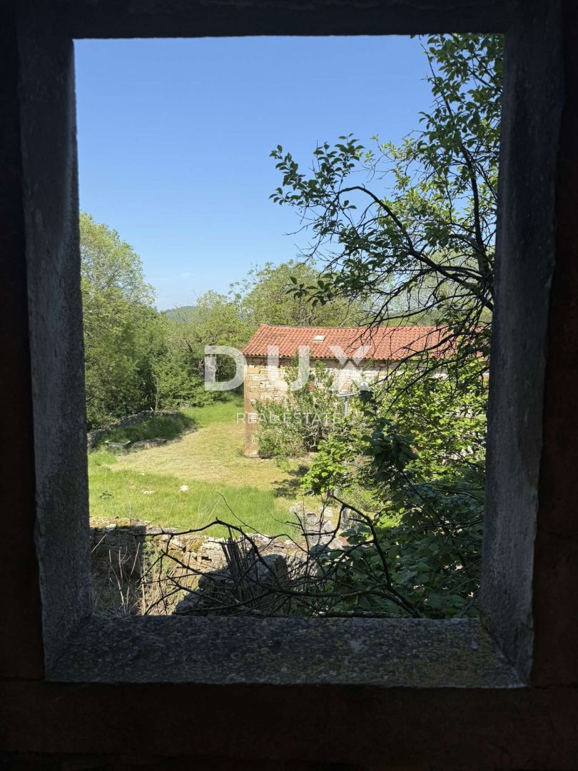 ISTRA, GROŽNJAN - Avtentična istrska hiša z dodatnim gradbiščem