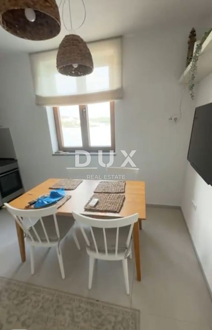 TISNO, MURTER – APARTMA V 1. VRSTI DO MORJA, IDEALEN ZA TURISTIČNI NAJEM!
