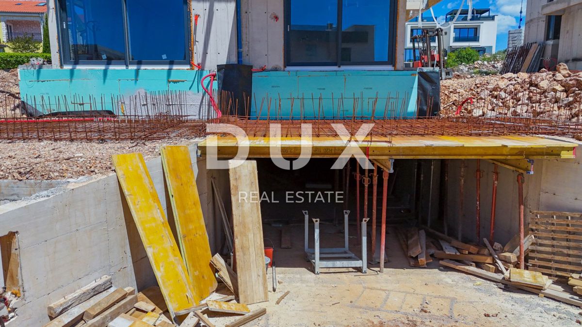 OTOK KRK, NJIVICE - Ekskluzivna novogradnja, dvoetažni apartma z bazenom!