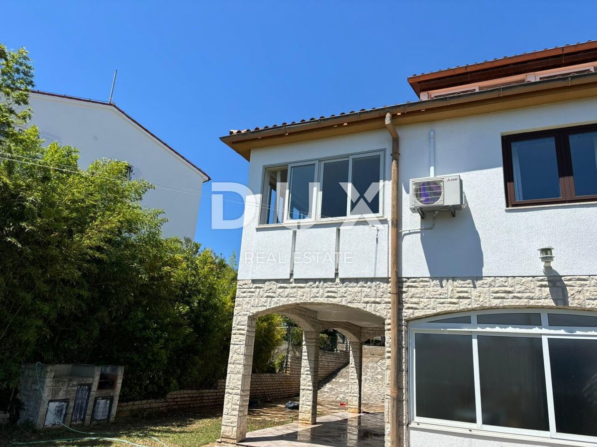 ISTRA, PREMANTURA - Velika hiša z garažo in 3 stanovanjskimi enotami!