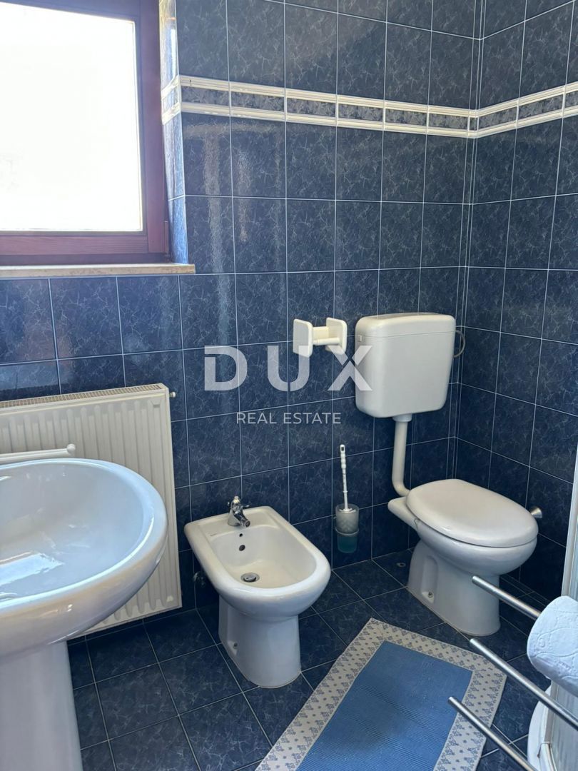 ISTRA, PREMANTURA - Velika hiša z garažo in 3 stanovanjskimi enotami!