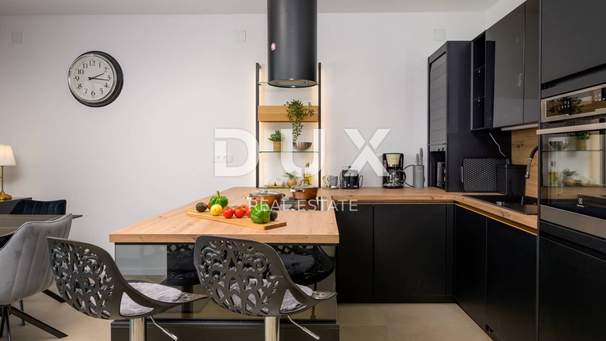 ISTRA, ROVINJ - Moderna nova vila z bazenom in zasebnostjo