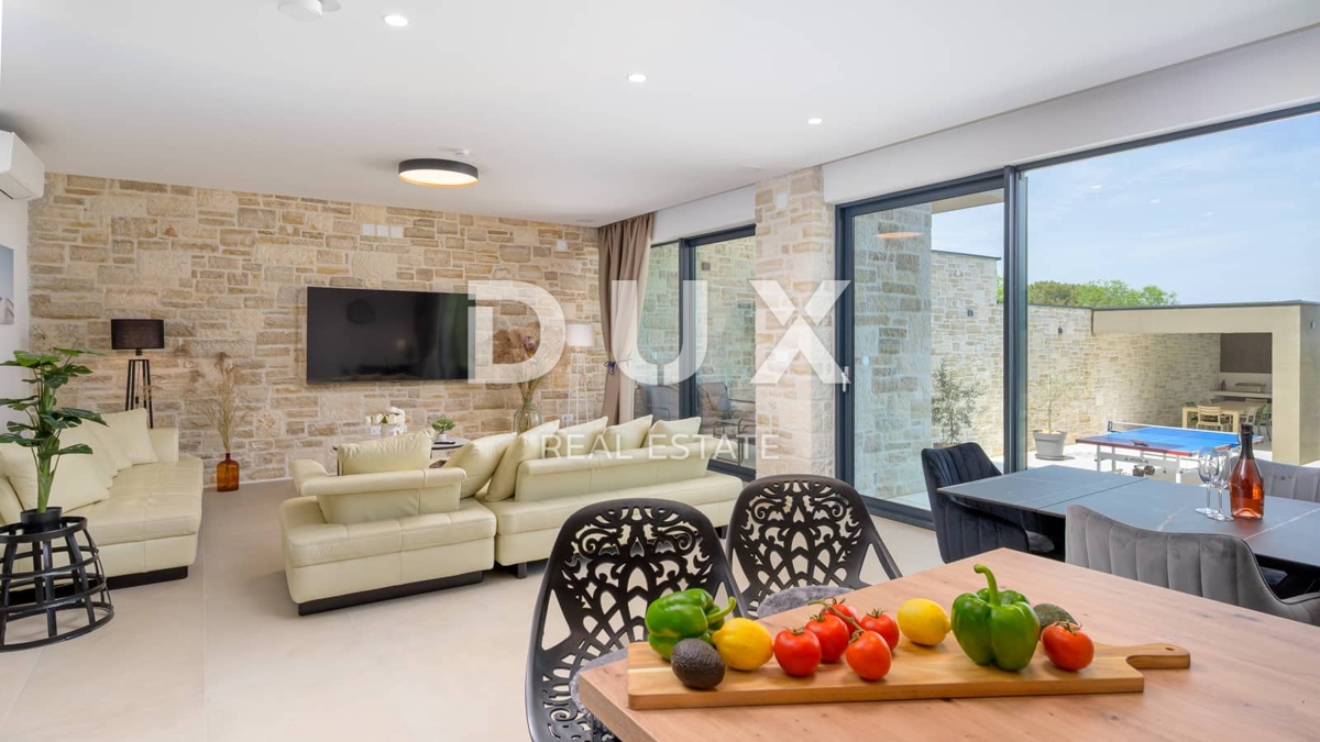ISTRA, ROVINJ - Moderna nova vila z bazenom in zasebnostjo