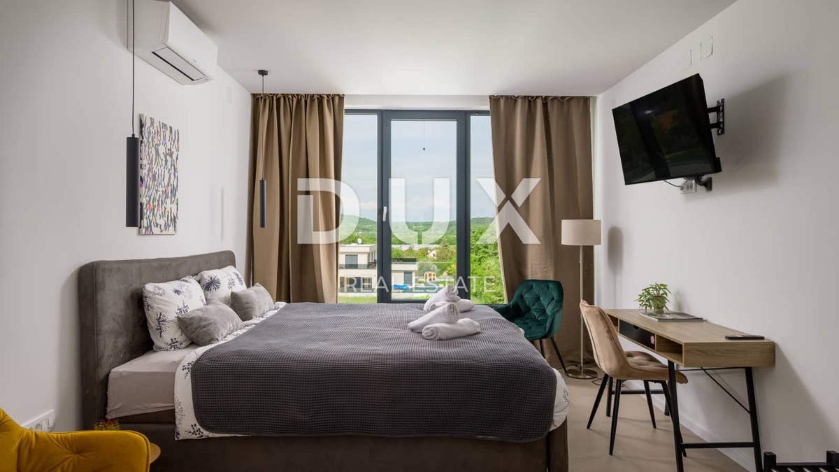 ISTRA, ROVINJ - Moderna nova vila z bazenom in zasebnostjo