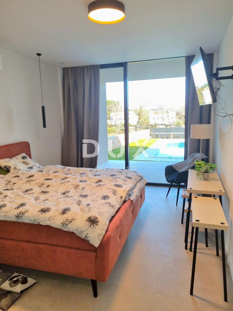 ISTRA, ROVINJ - Moderna nova vila z bazenom in zasebnostjo