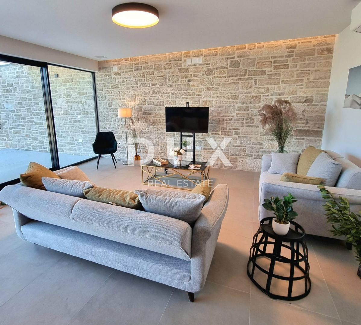 ISTRA, ROVINJ - Moderna nova vila z bazenom in zasebnostjo