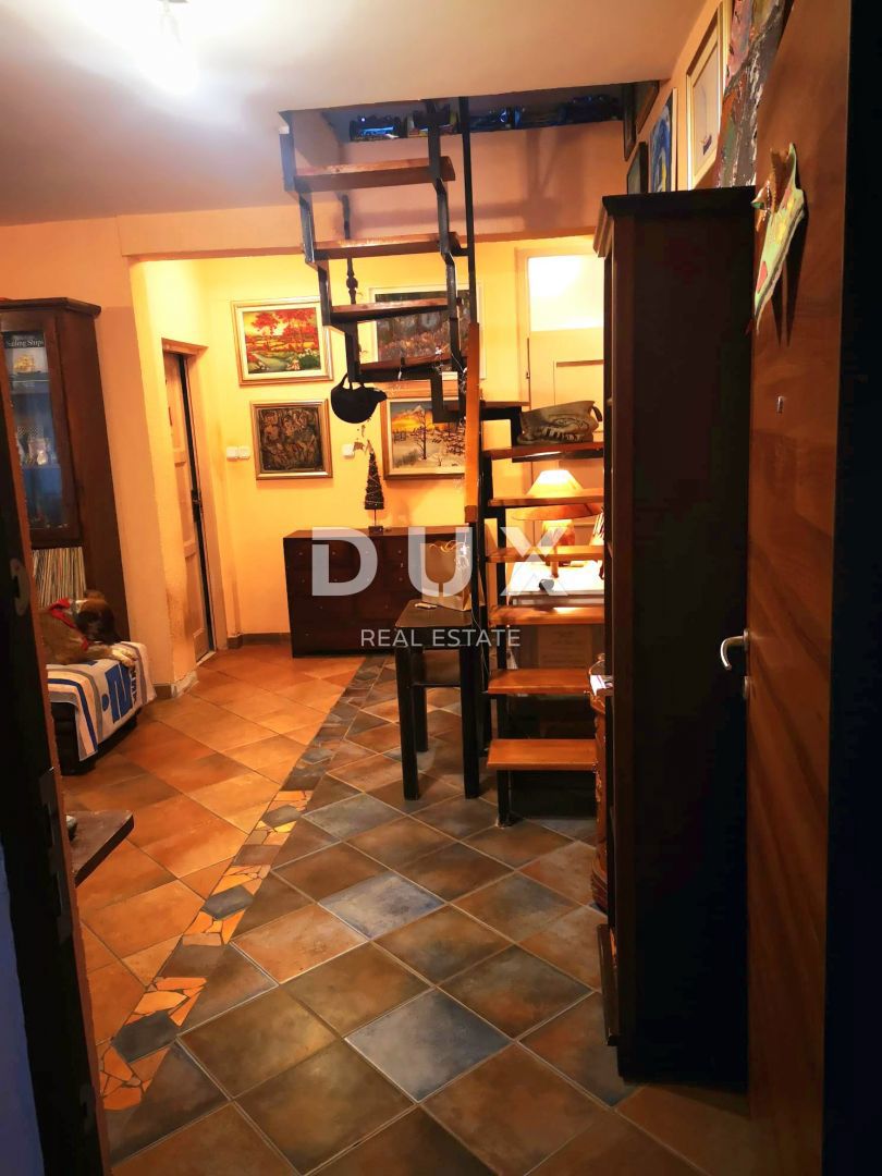 ZAGREB - Kakovostna družinska hiša z dvema stanovanjema